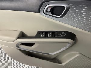 2025 Kia Soul LX — thumbnail 11