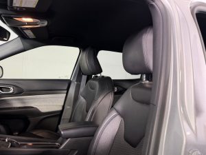 2024 Jeep Compass Latitude 4WD — thumbnail 11