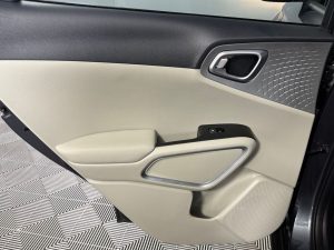 2025 Kia Soul LX — thumbnail 13