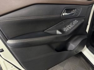 2023 Nissan Rogue SL — thumbnail 14