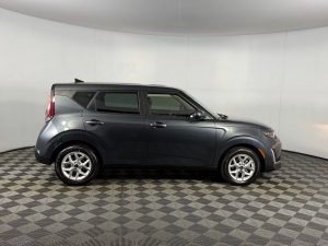 2025 Kia Soul LX — thumbnail 3