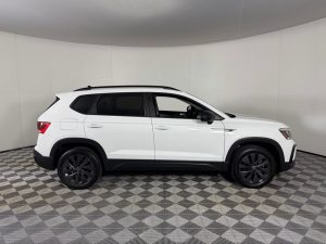 2023 Volkswagen Taos 1.5T S — thumbnail 3
