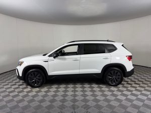 2023 Volkswagen Taos 1.5T S — thumbnail 4