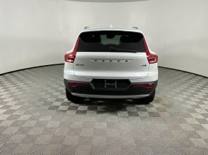 2021 Volvo XC40 Momentum AWD — thumbnail 4