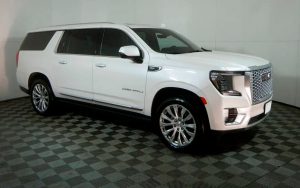 2024 GMC Yukon XL Denali 4WD — thumbnail 2