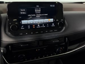 2023 Nissan Rogue SL — thumbnail 9