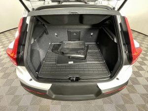 2021 Volvo XC40 Momentum AWD — thumbnail 9