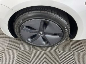 2019 Tesla Model 3 Standard Range Plus RWD Sedan — thumbnail 9