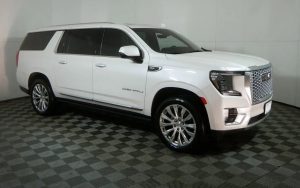 2024 GMC Yukon XL Denali 4WD — thumbnail 1