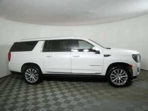 2024 GMC Yukon XL Denali 4WD — thumbnail 3